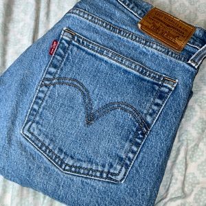 Levi’s wedgie jeans